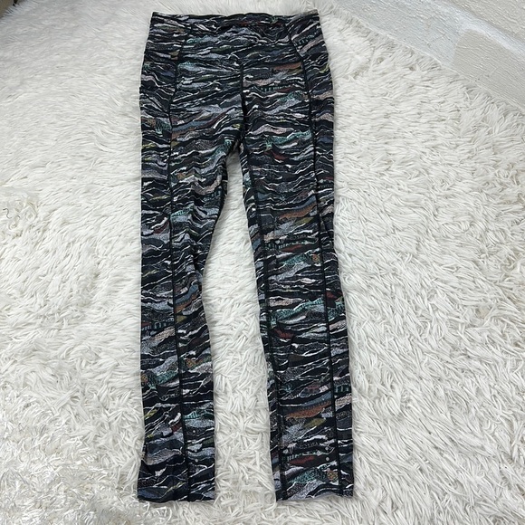 Lululemon Fast And Free 7/8 Tight Mini Sweatr Multi Black - Picture 1 of 7